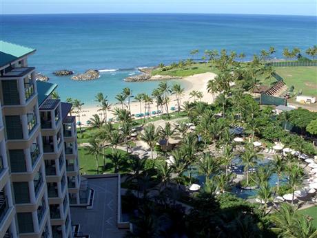 Marriott Ko'Olina pool with beach entry