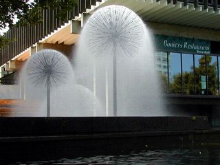 Christchurch New Zealand Avon River fountains