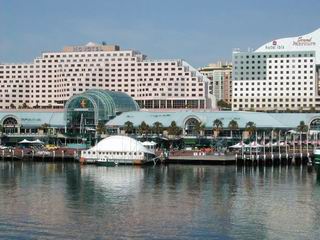 Sydney Harbourside shopping & entertainment complex