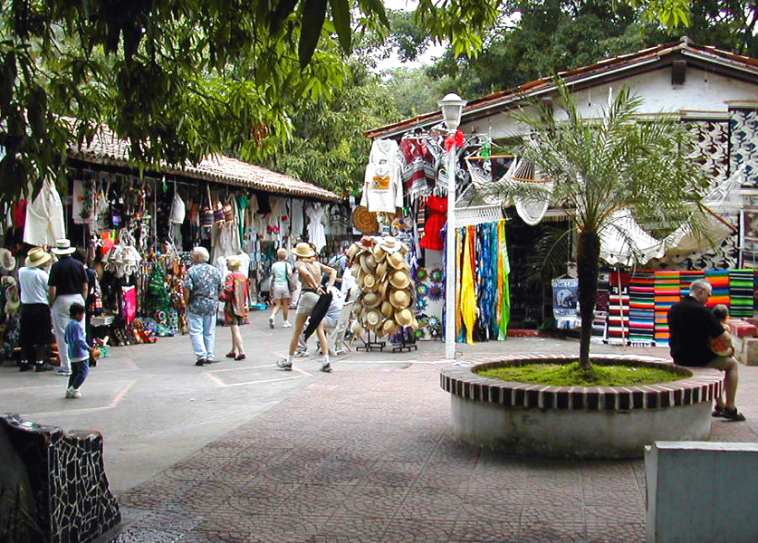Puerto Vallarta Isla Rio Cuale shops