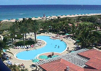 Palm Beach, Marriott Ocean Pointe, view of pool from room