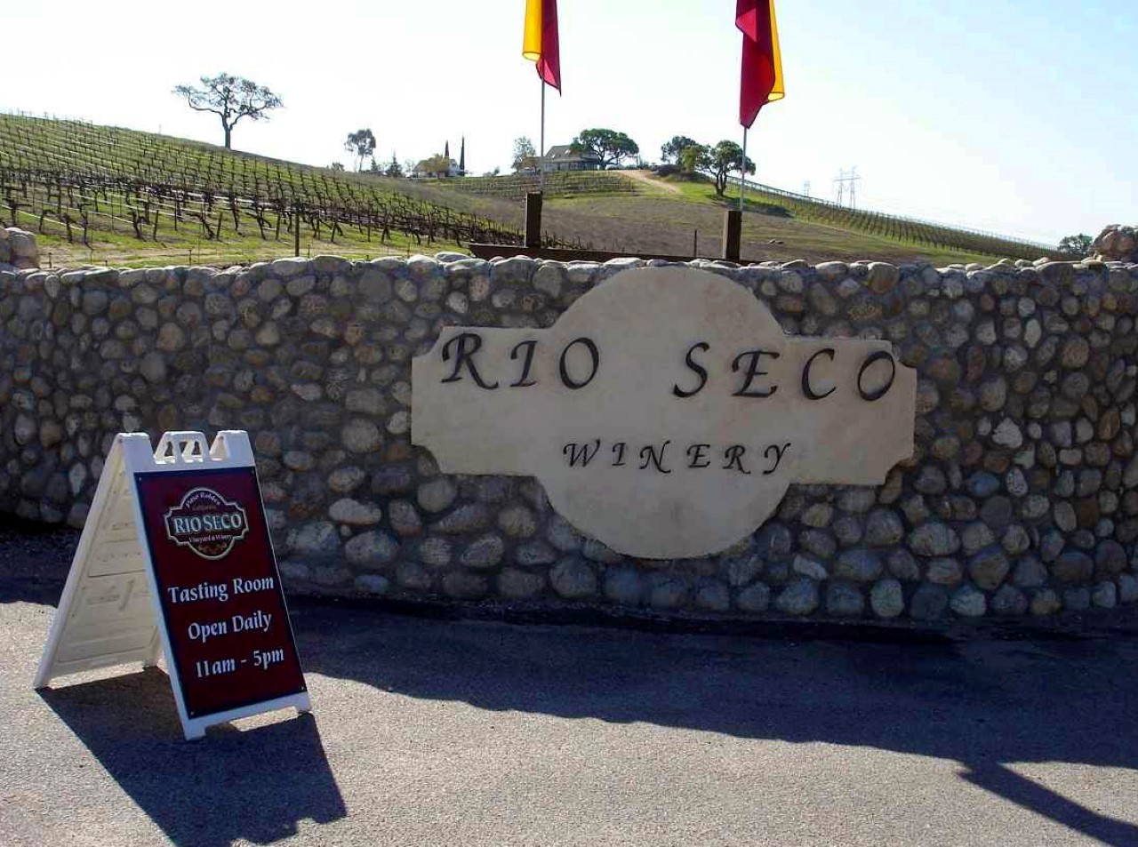 Rio Seco Winery sign
