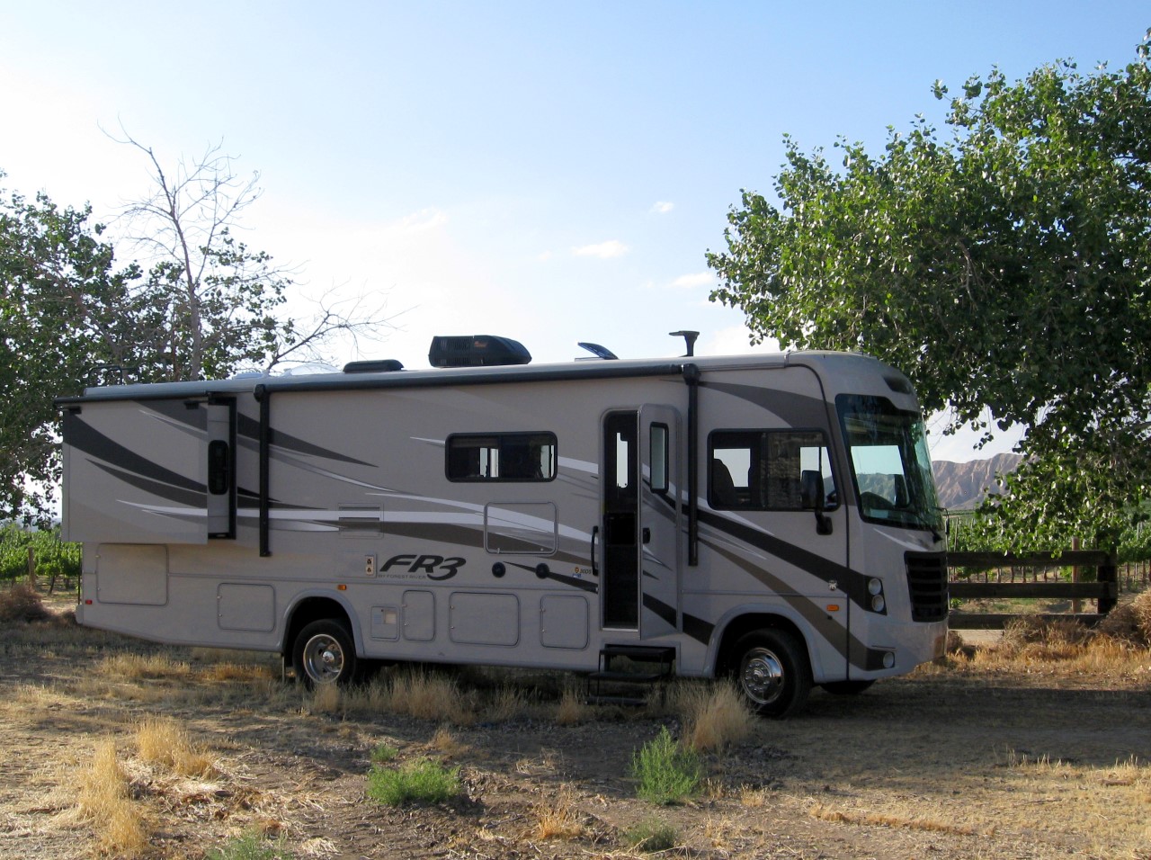 Sagebrush Annie's Winery - Harvest Hosts RV camping area