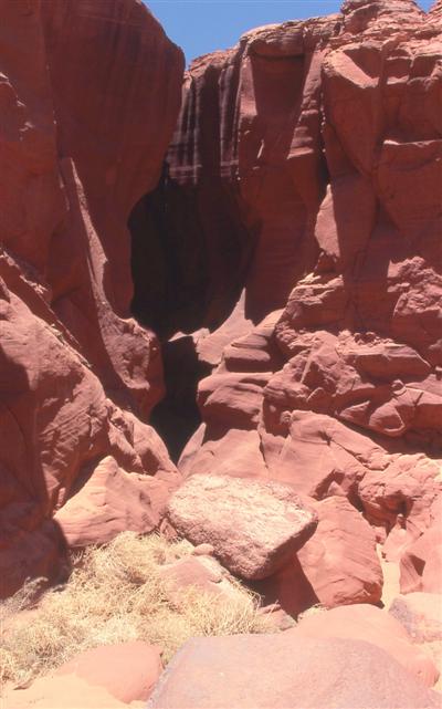 Antelope slot canyon entrance upstream