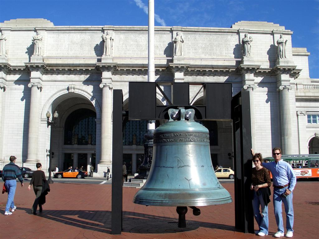 Washington DC Metro Union Station exterior, Freedom Bell